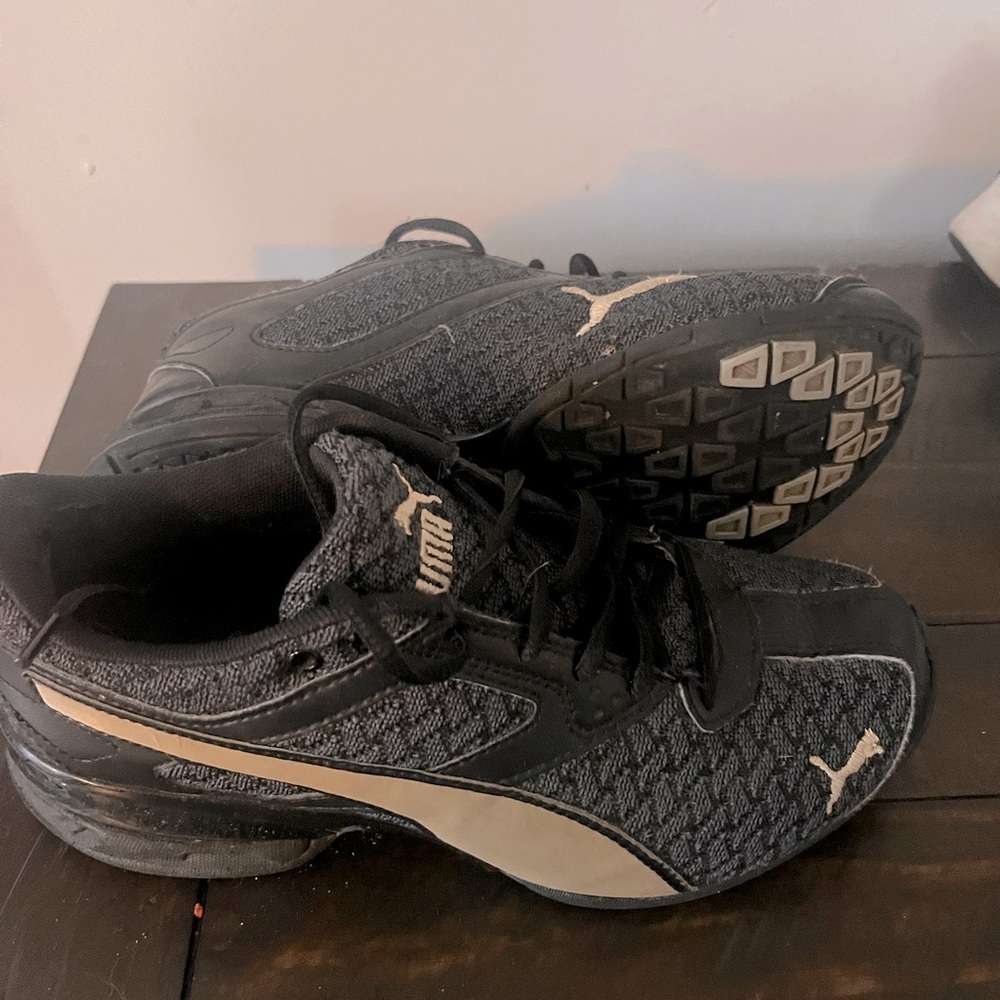 • Puma • Women’s 6.5 • Used in good condition